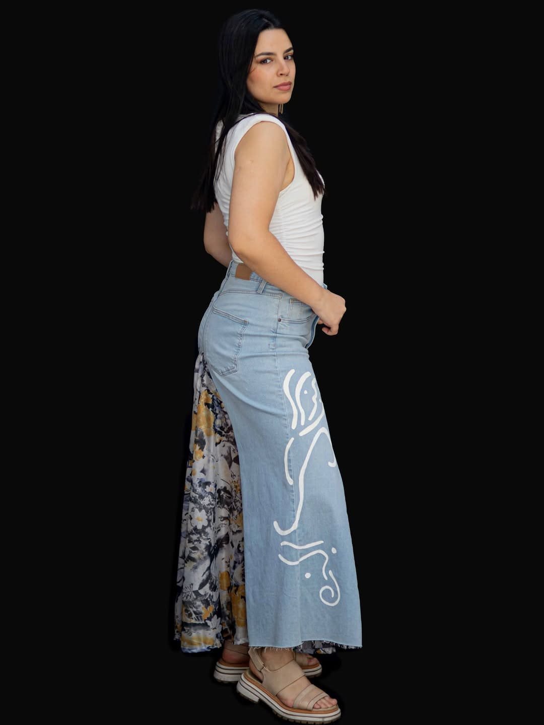 Falda en Jean Intervenida en Gasa y Pintada a Mano